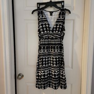 Ann Taylor Sleeveless V-Neck Dress (Size Large Petite)